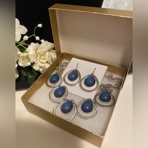 18” Statement Necklace & Earrings w/simulated Labradorite Cabachons; gift box